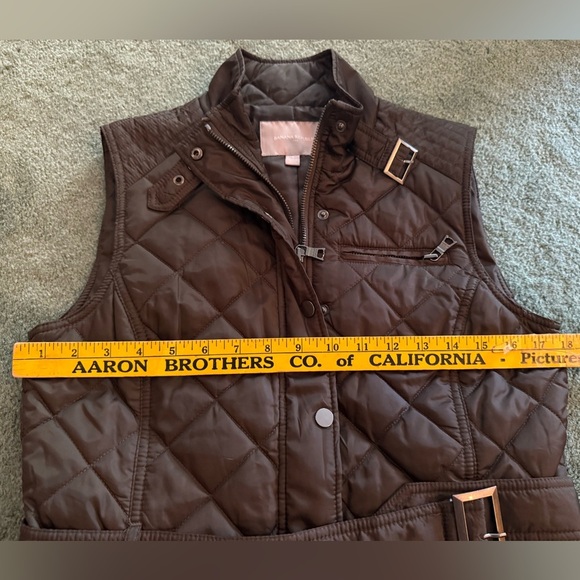 Like New Banana Republic Puffer Vest with a Belt - Picture 6 of 7